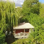 Avec Terrasse Et Salon De Jardin A - Api-1-52-419