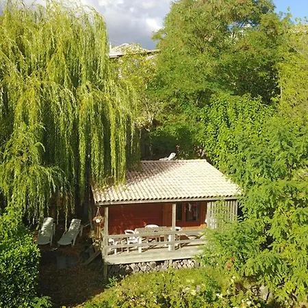 Avec Terrasse Et Salon De Jardin A - Api-1-52-419