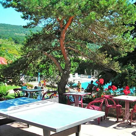 Camping Avec Terrasse Et Salon De Jardin A - Api-1-52-419 Darbres