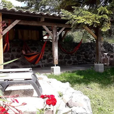 Avec Terrasse Et Salon De Jardin A - Api-1-52-419