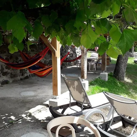 Camping Avec Terrasse Et Salon De Jardin A - Api-1-52-419