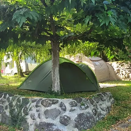 Avec Terrasse Et Salon De Jardin A - Api-1-52-419 Camping